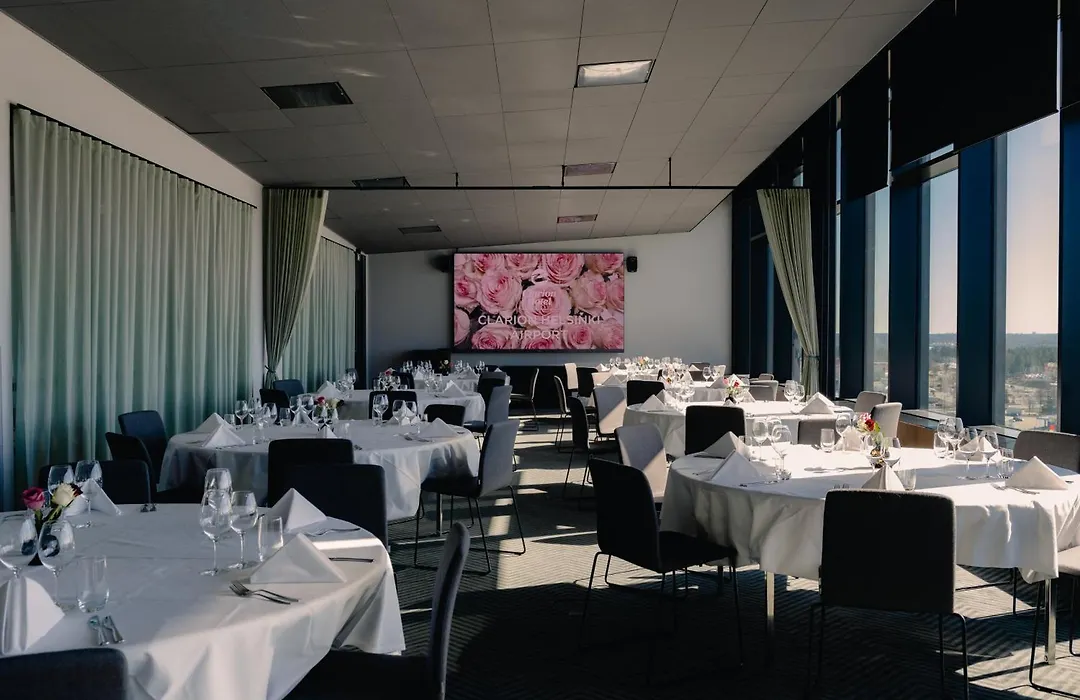 Clarion Hotel Helsinki Airport-1