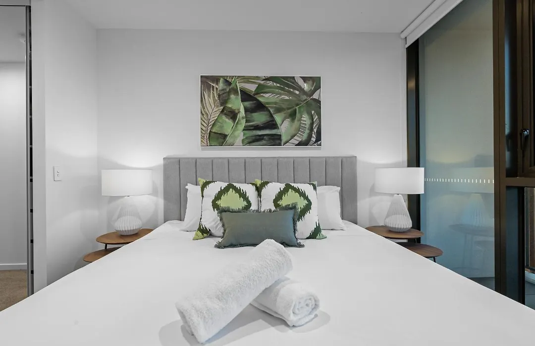 Essentia Surfers Paradise Boutique Apartments-1