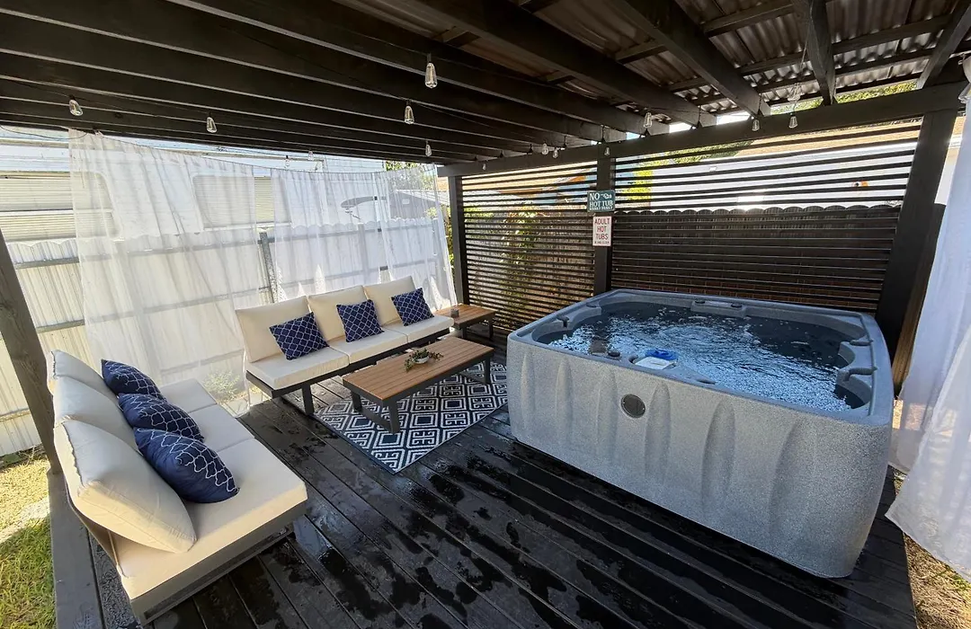 Welcome To Miami! Jacuzzi Sleeps 11-1