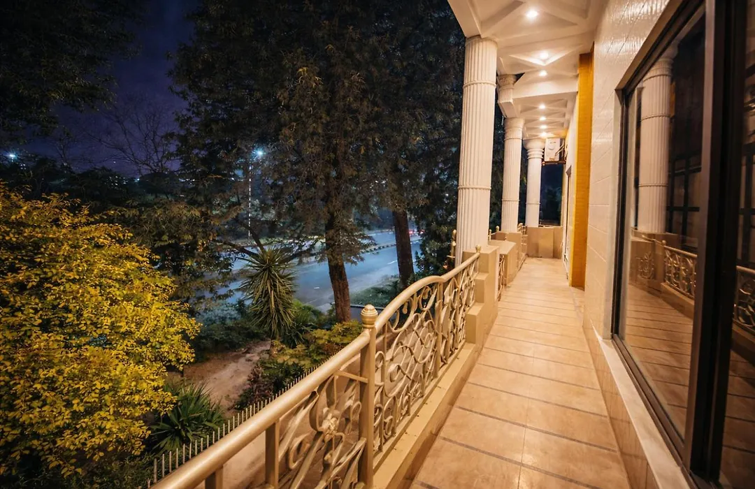 3 Bed Apartment In F11-1