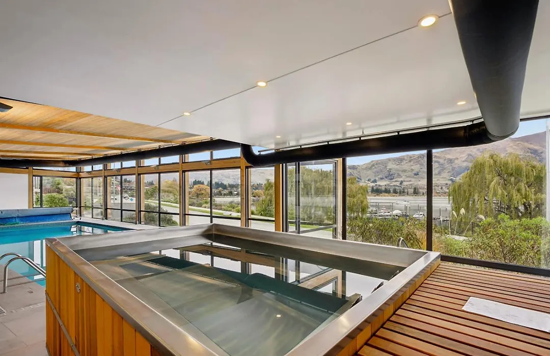Lakeside Luxury Studio Apartment-1