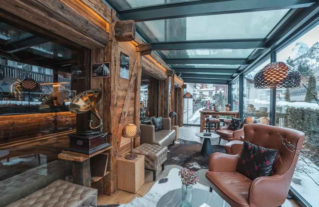 Zermatt Budget Rooms At Alpen Resort, Spa & Dining-1