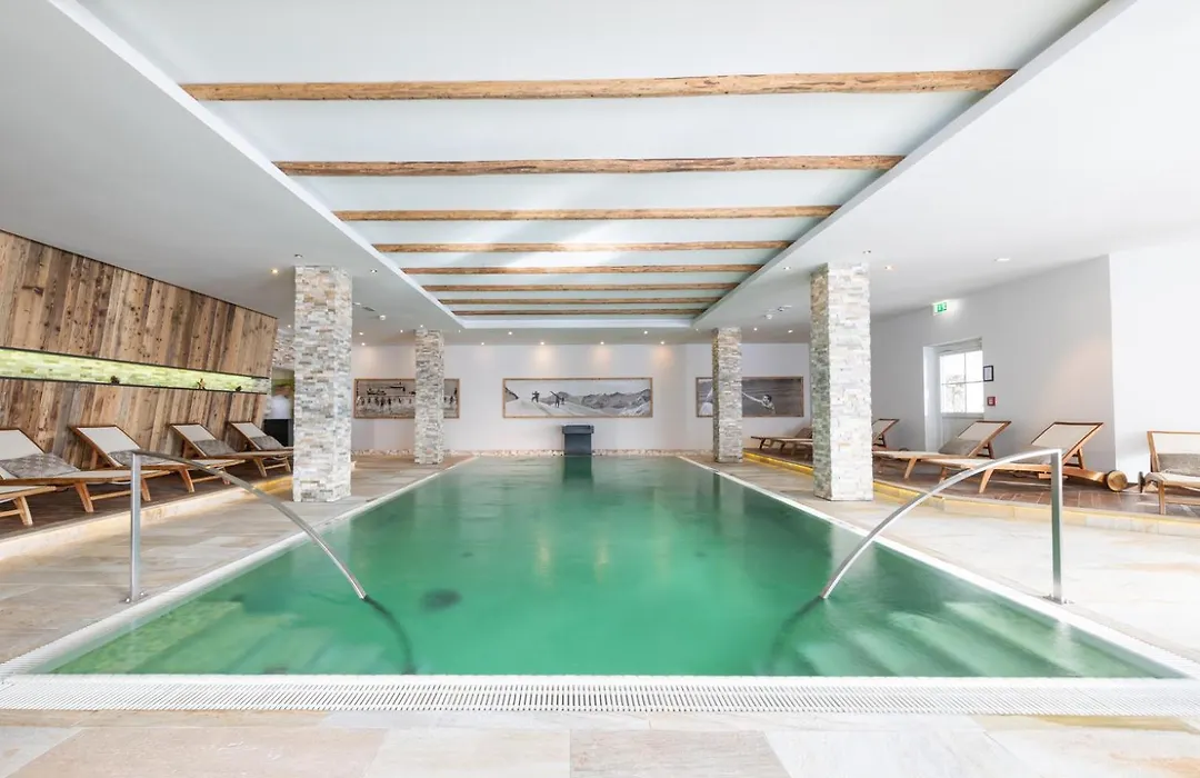 Superior Hotel Edelweiss-1