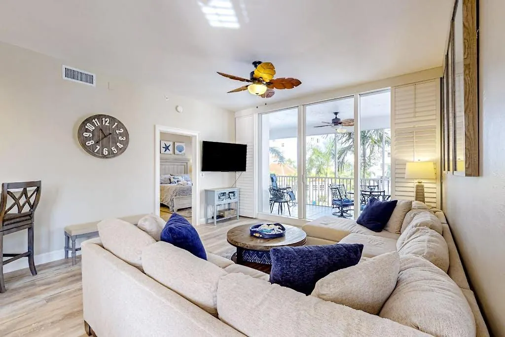 Luxury Condo In Regatta-1