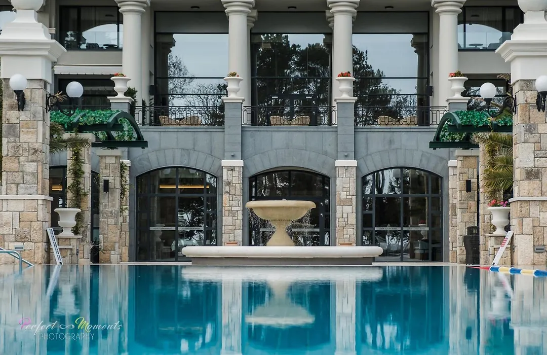 Astor Garden Hotel-1