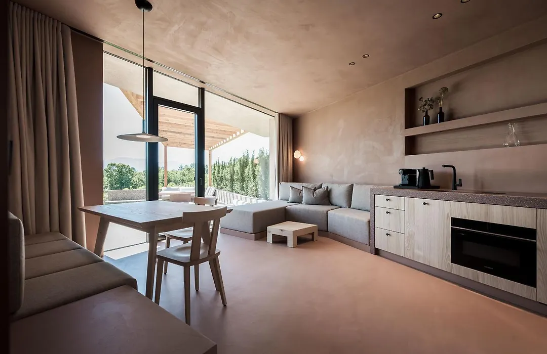 Hotel Weingut Stroblhof-1