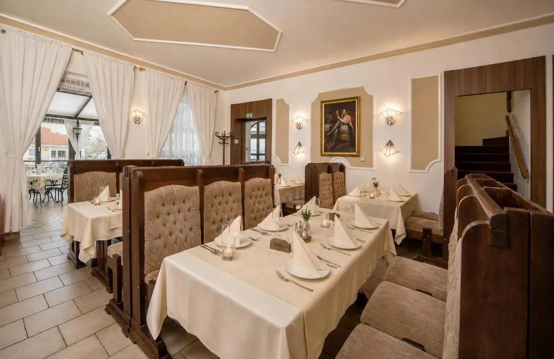 Hotel Piroska-1