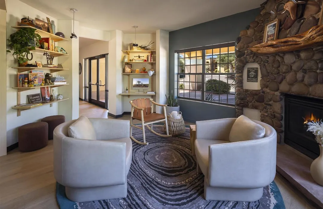 Mountain Modern Sedona, Tapestry Collection By Hilton-1
