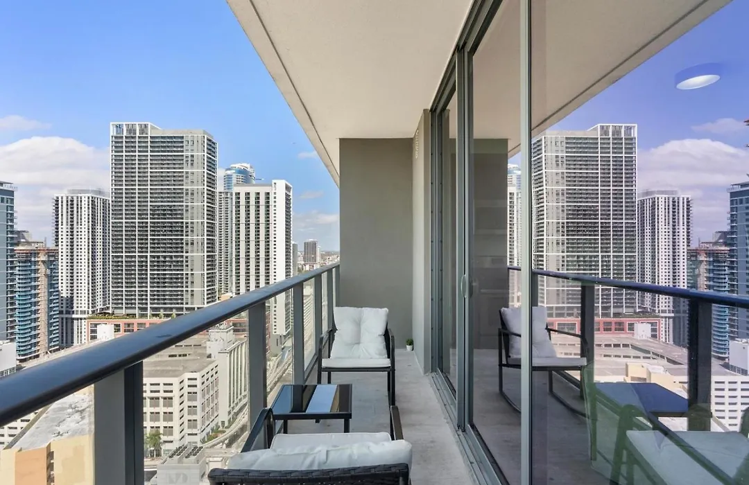 29Th Floor Balcony Studio Miami Skyline Views-1