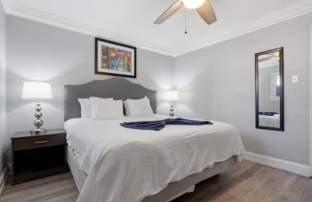 Frenchmen 2Br Stay W Pool & Free Parking-1