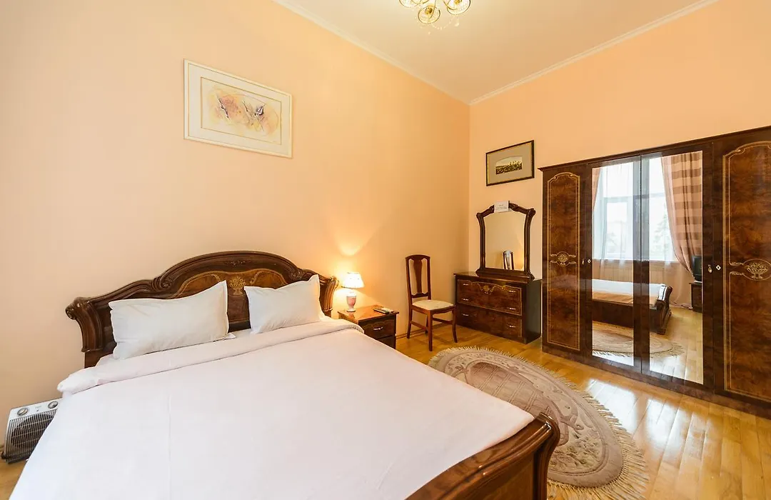 Kiev Centre Opera Apartments-1