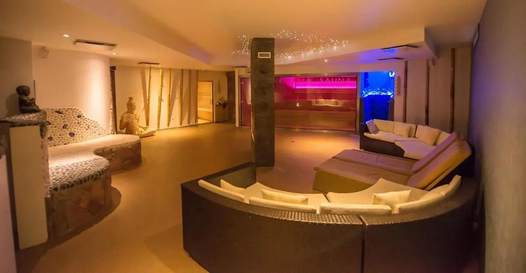 Hotel & Wellness Royal Astrid-1
