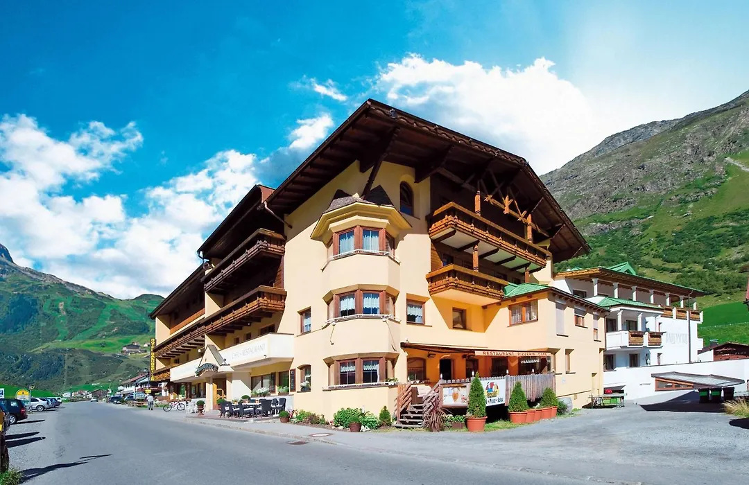 Alpenresidenz Ballunspitze - Kinderhotel-1