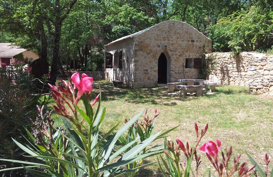 Le Donjon Des Combes Et Son Spa-1