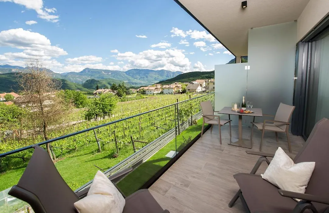 Haus Gregori Modern & Central Stay In Vineyard With Rooftop & Served Breakfast-1