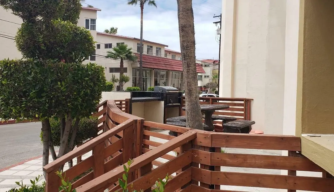Villa Serena 4 Beds, 2 Bath-1