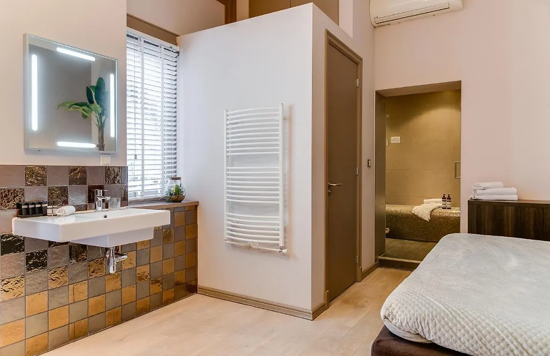 Brasss Hotel Suites-1