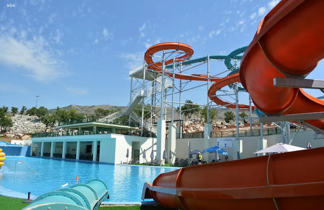 Grad Sunca Resort-1