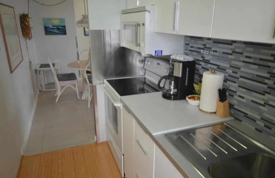 Romantic Waikiki Banyan 2513 With Ocean And Diamond Head Views And Free Parking!-1