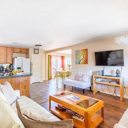 Spacious House With Hot Tub Spa, To Enjoy Red Rock View, Near Amitabha Stupa, And Trails-2