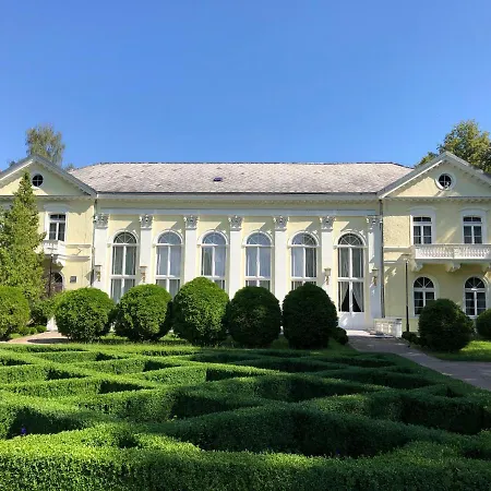Jodla I Modrzew Apartament Przy Parku I Termach W Centrum Uzdrowiska-2