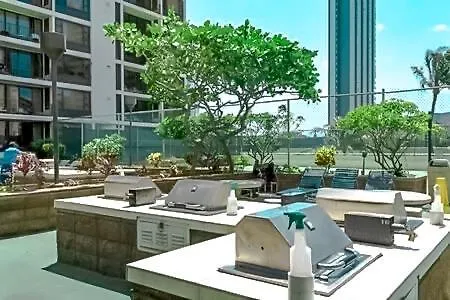 Waikiki Banyan 3410 Stunning Ocean, Surfer & Sunset View'S-2
