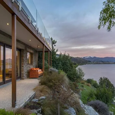 Kohanga Luxury Lakeside Villa By Amazing Accom-3