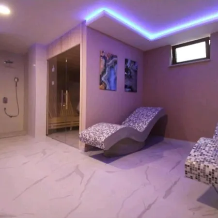 Holiday Spa Lux Apartment-3