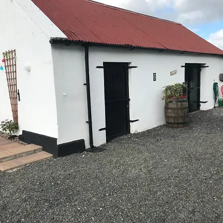 Toddys Cottage & Stables-2