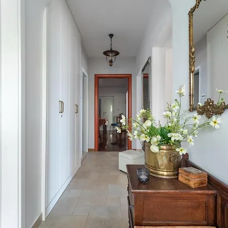 Idis Luxury Apartment-3