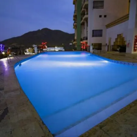 Apartamento Familiar Con Piscina En Gaira Santa Marta-2