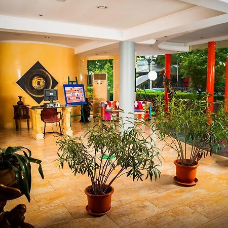 Hotel Majestic Mamaia Half Board & All Inclusive-3