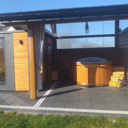 Willa Bialy Jelen Jacuzzi & Sauna-3