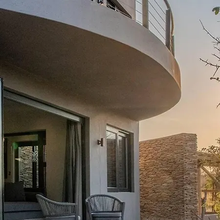 Luxury Villa Looking Onto Kruger National Park-3