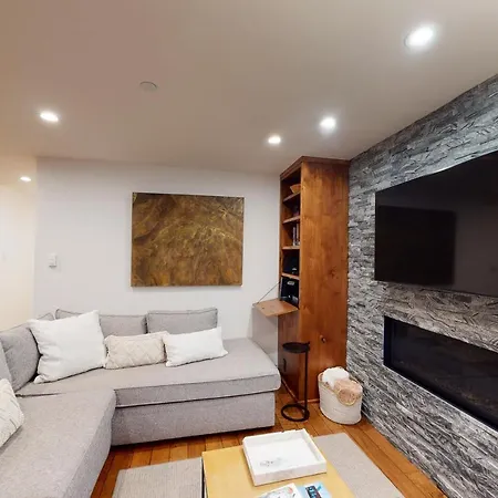 Frontage Townhome-2