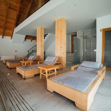 Hotel Kulla E Bajraktarit-2