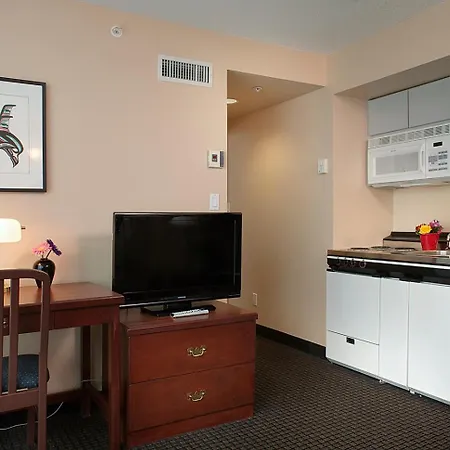 Rosedale On Robson Suite Hotel-3