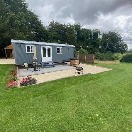The Bibury - Westwell Downs Shepherd Huts-2