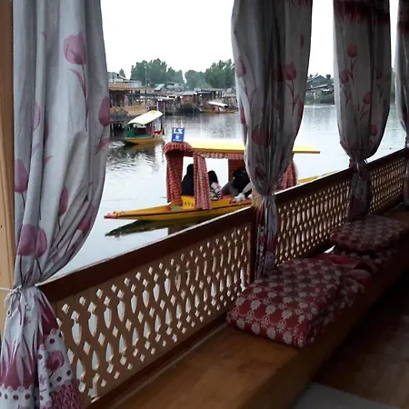 Houseboat Pride Of India-2