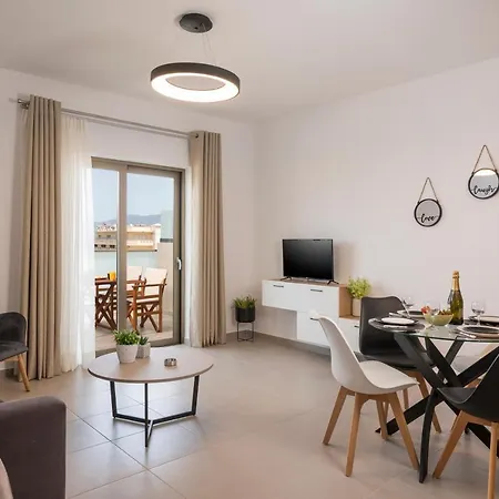 Indigo Blue Seaside Deluxe Apartments-2
