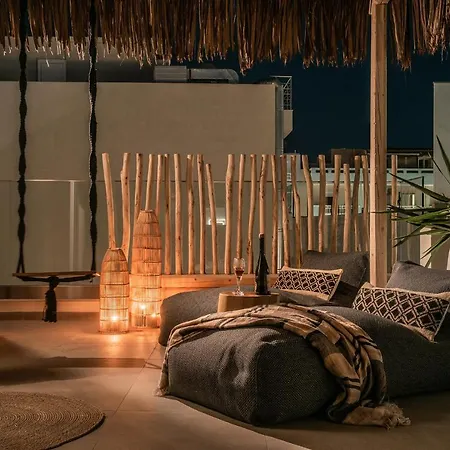 Khroma Luxury Suite 2 Beach Front Apartment-2
