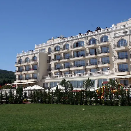 Therma Palace - Balneo Spa, Free Parking & Beach-2