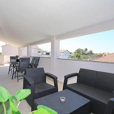 Luxury Apartment Gaspa With Jacuzzi-2