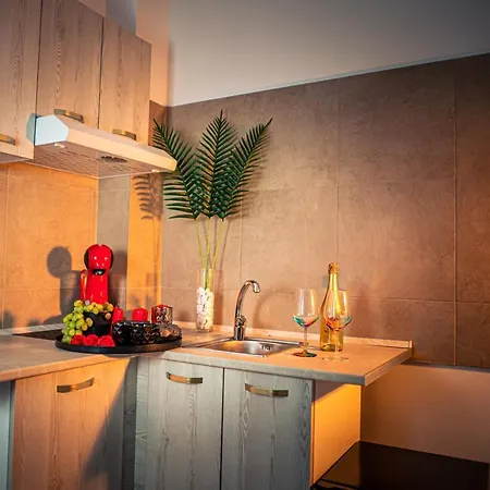 Apartment De Lux Craiova Jacuzzi Pat Rotund Semineu Zona Ford-3