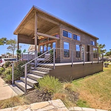 Upscale Tiny Home - Boho-Chic Austin Getaway!-3