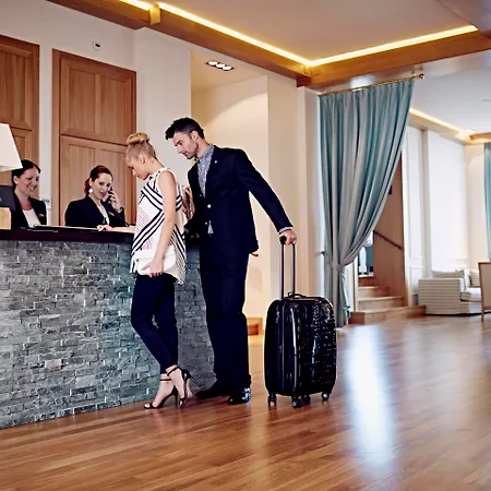 Kurhaus Cademario Hotel&SPA - Adults Only-2