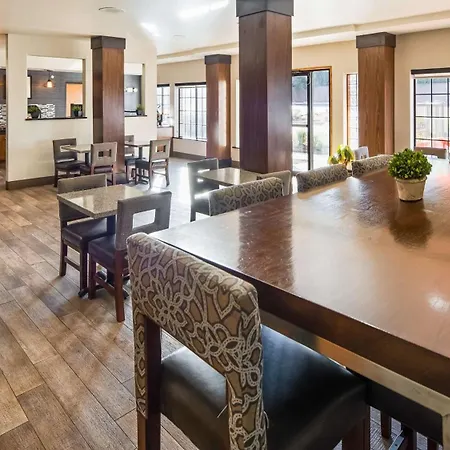Best Western Plus Hill Country Suites-3