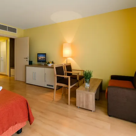 Hotel Aurora-3