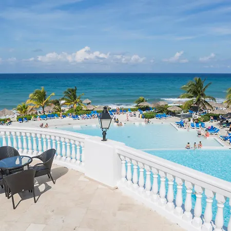 Grand Palladium Lady Hamilton Resort & Spa-3