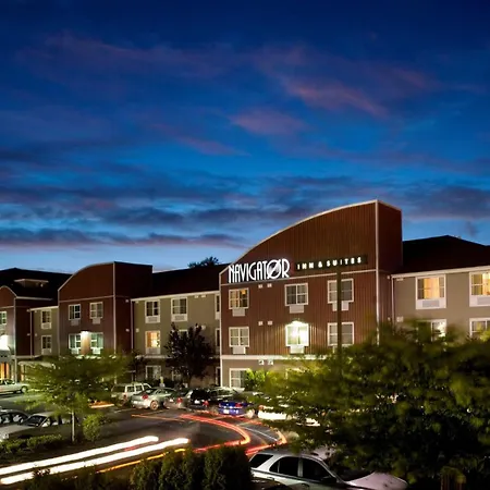 Executive Residency By Best Western Navigator Inn & Suites-3